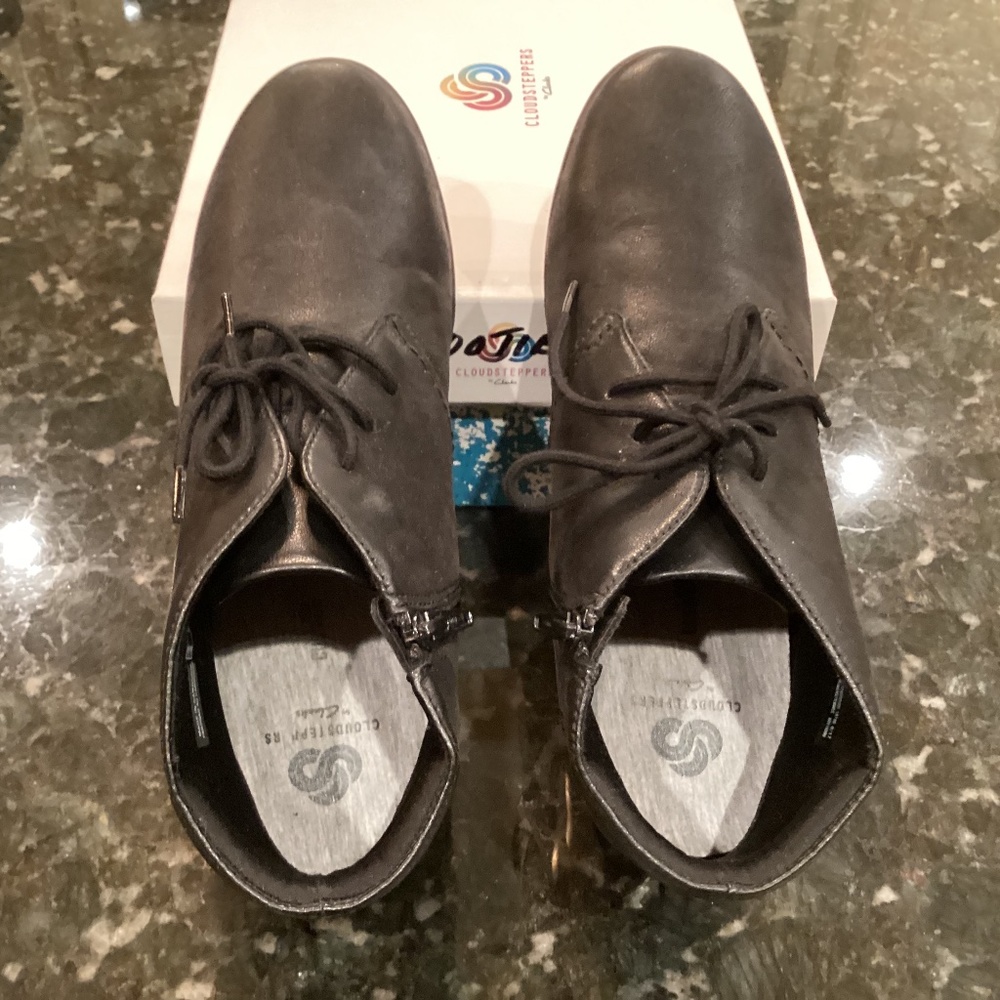 Clark Caddell Hop, black leather, excellent condition, size 8.5W